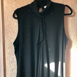 Whitehouse/black market stretchy drapey black top XL